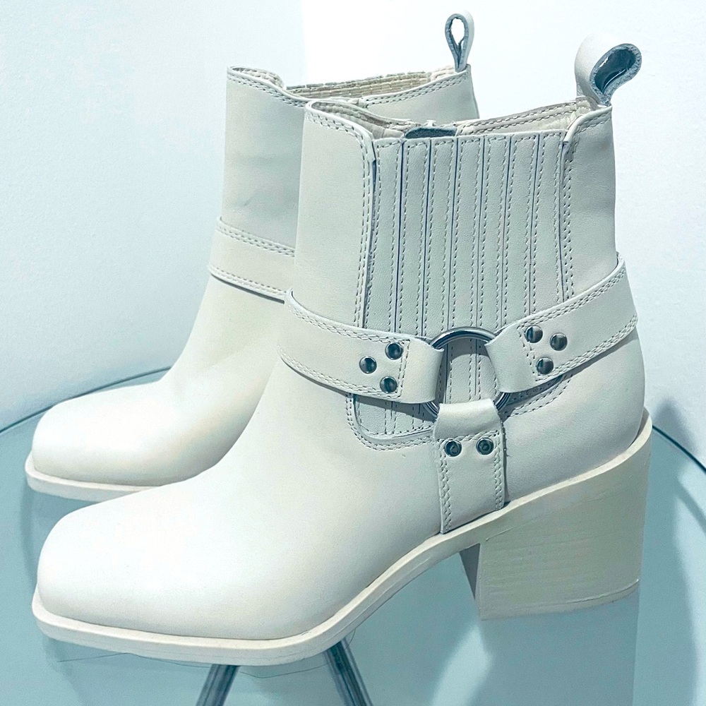 Steve Madden boot for women
